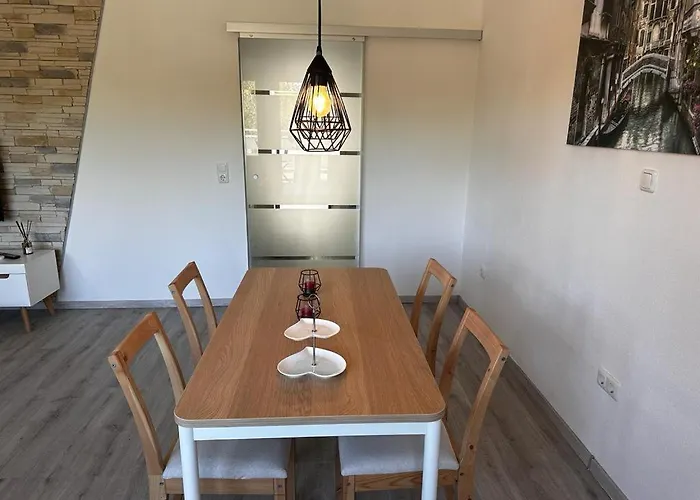 A&V Apartments Wunderschoene Rheinblick Wohnung Zum Entspannen Apt Ela